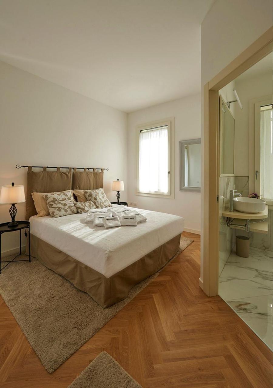Villa Liberty Dream, Fascino A Vicence Extérieur photo